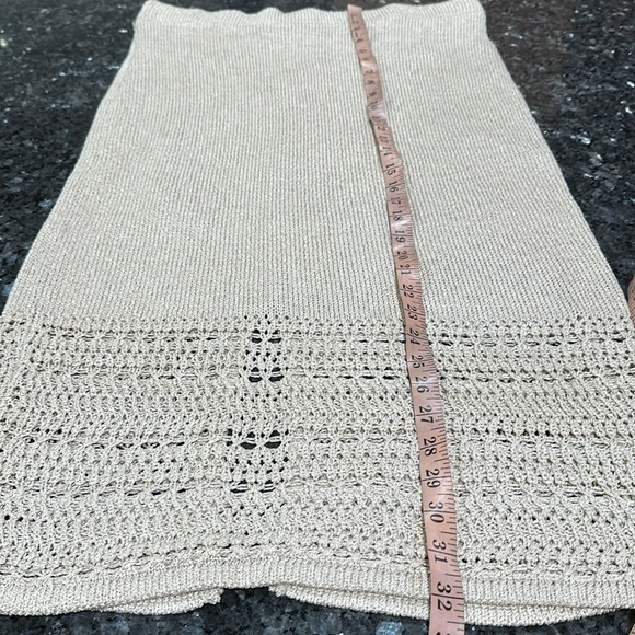 Eva Mendes New York and Company Beige knitted bottoms sets - Picture 12 of 16